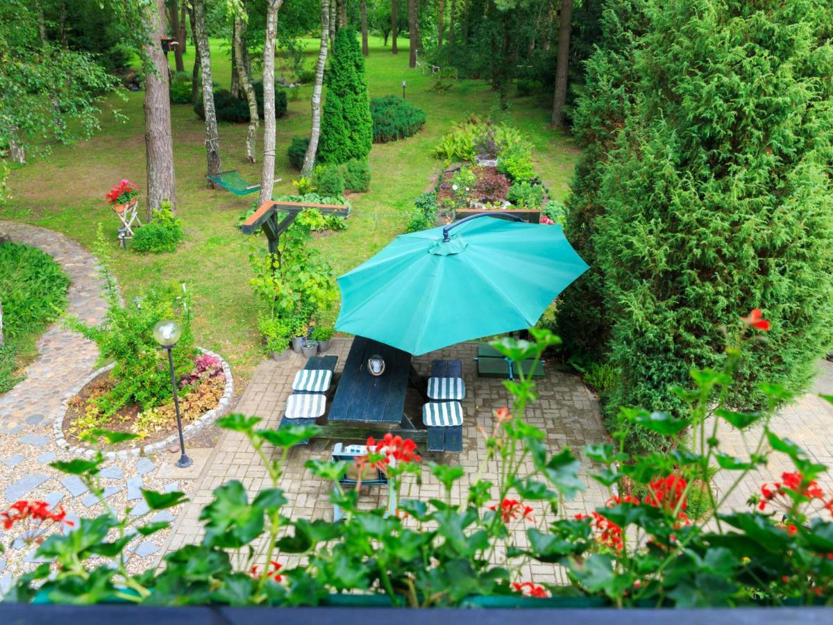 Lovely Apartment In Rusko With Pool Garden Darlowo Exterior foto